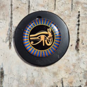 Амулет из шунгита "Око Ра"
