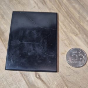 Плитка из шунгита 12*9*1 см полированная