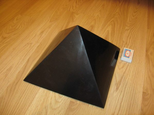 large_pyramid_25sm